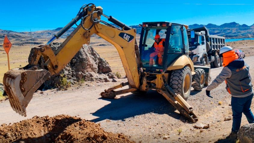 Gore Huancavelica mejora más de mil kilómetros de carretera