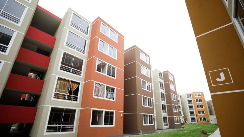 ¿Cuánto tiempo toma la venta de departamentos de estreno en Lima Metropolitana?
