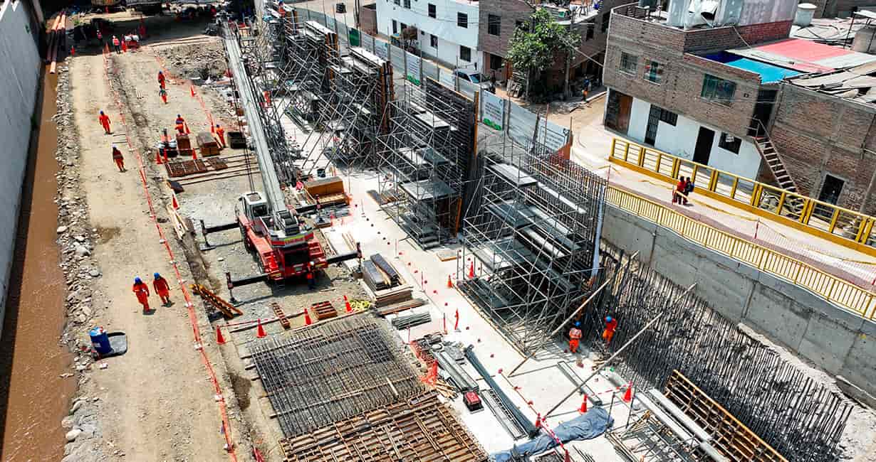 ULMA CONSTRUCTION en el proyecto contra inundaciones de la quebrada Huaycoloro