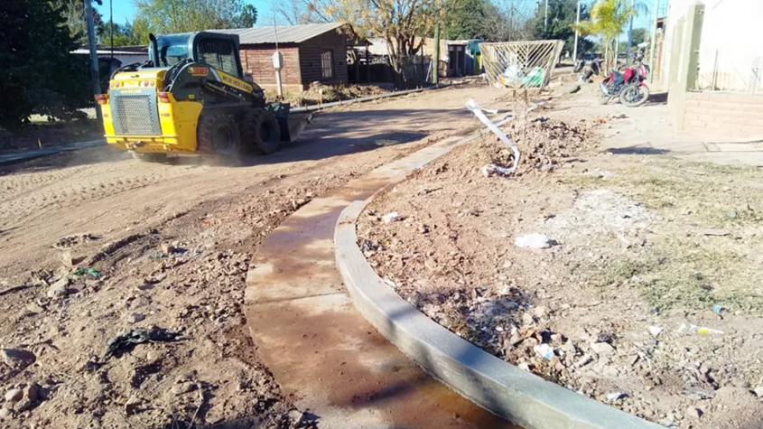 Argentina: Mejoran la red vial de Apolinario Saravia en Anta