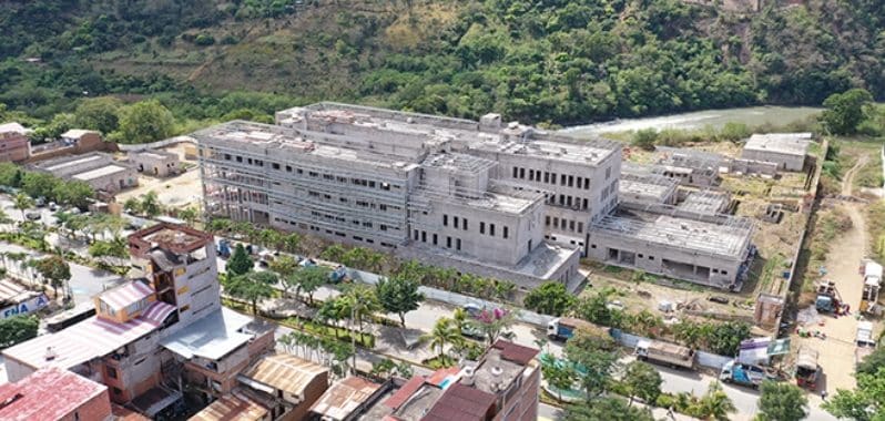 construcción del Hospital de Quillabamba en Cusco