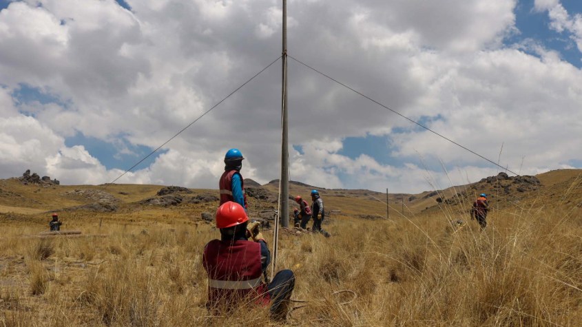 Garantizan acceso a electrificación en Ocoruro Espinar en Cusco