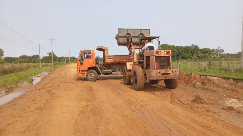 Paraguay: Realizan mejoramiento vial en cuatro distritos de Misiones
