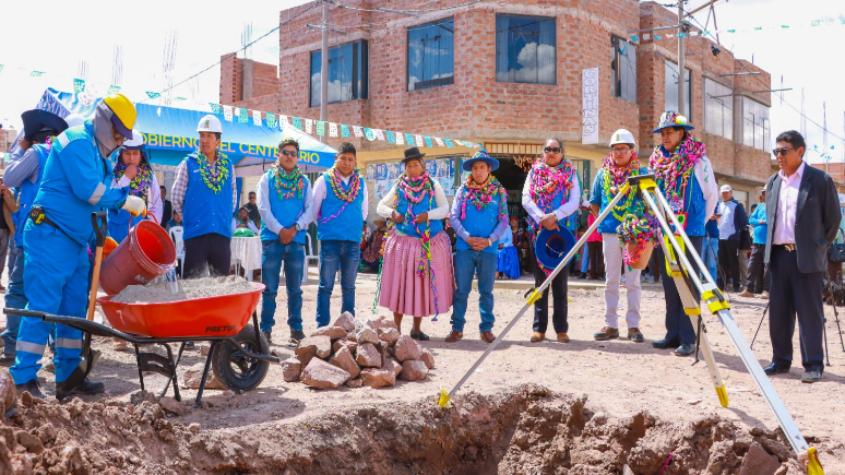 Juliaca: Entregan nuevas pistas y veredas para la Urb. 20 de Enero