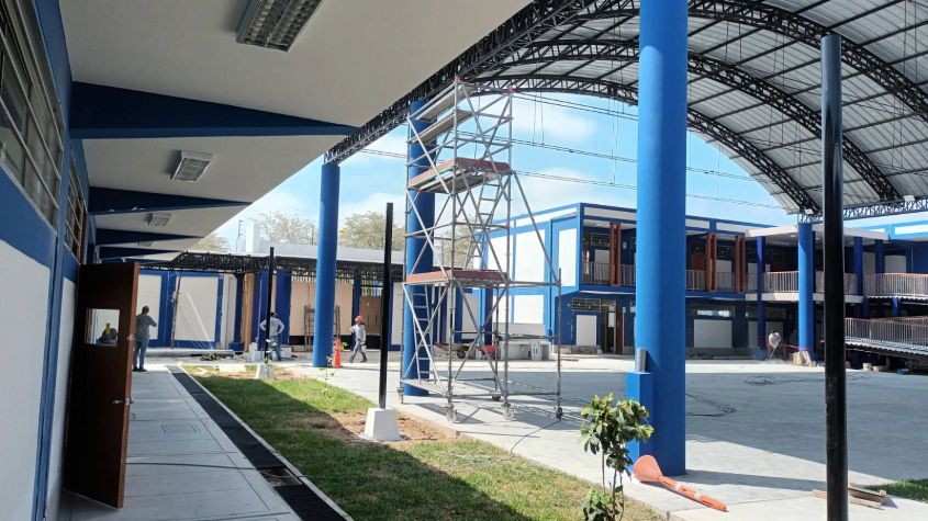Construcción de Colegio N°010 Los Algarrobos en Piura está en su etapa final