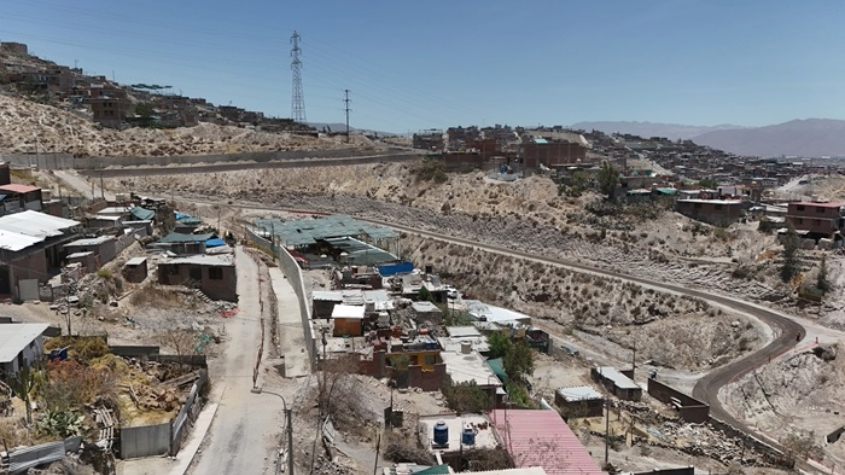 Gobierno Regional de Arequipa avanza construcción de vías en Pozo Negro