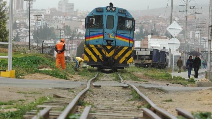 Colombia: Gobierno invertiría  billones en dos proyectos férreos