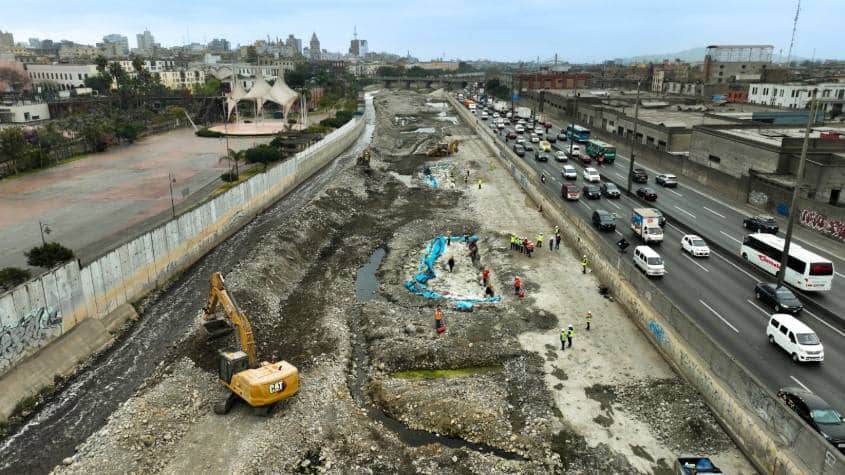 Lima Expresa realiza el mantenimiento de 2km del cauce del río Rímac