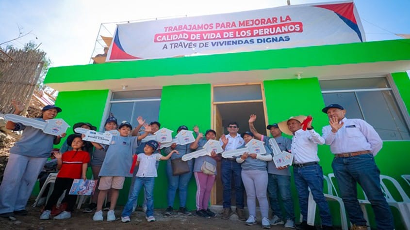 Arequipa: Entregan 90 viviendas construidas gracias al Bono Canon