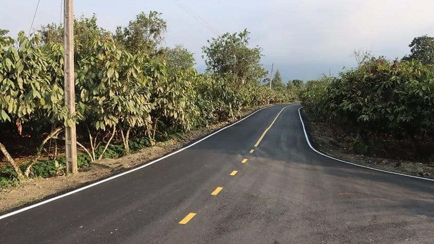 Ecuador: Inauguran asfaltado de la vía Río Negro-San Joaquín en Santa Rosa