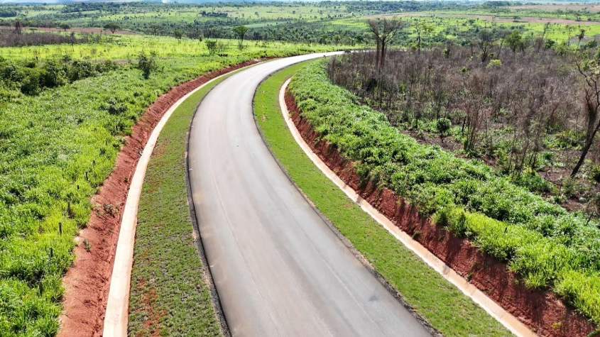 Paraguay: Continúa la pavimentación asfáltica en Canindeyú
