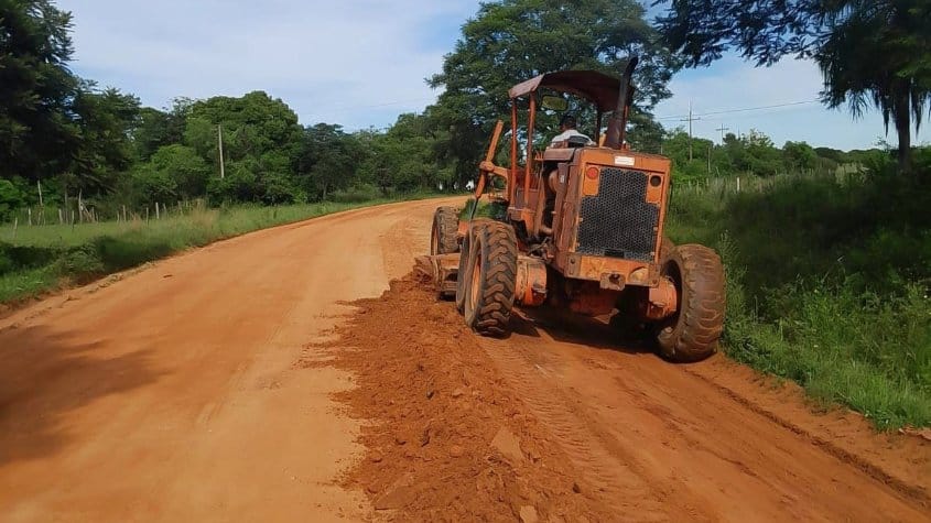 camion trabajos en trocha