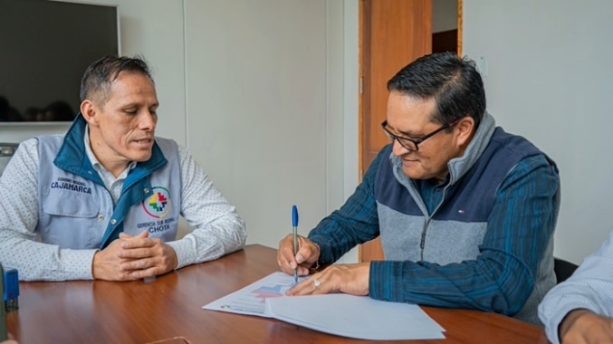 Cajamarca: Firman convenio para construir la trocha carrozable en Hualgayoc