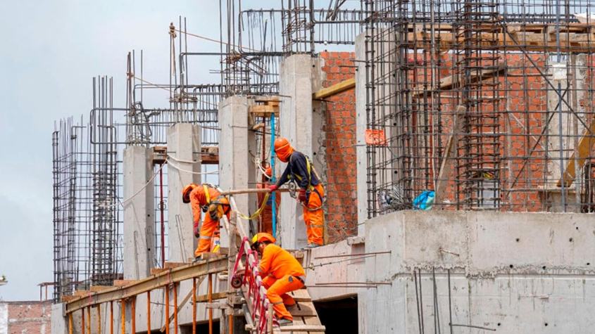 Moderada recuperación del sector construcción contrasta con desafíos para un crecimiento sostenido