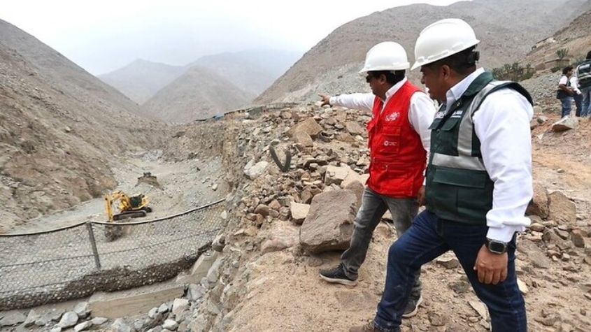 Descolmatación de mallas en quebrada La Ronda protege a pobladores de Lurigancho-Chosica