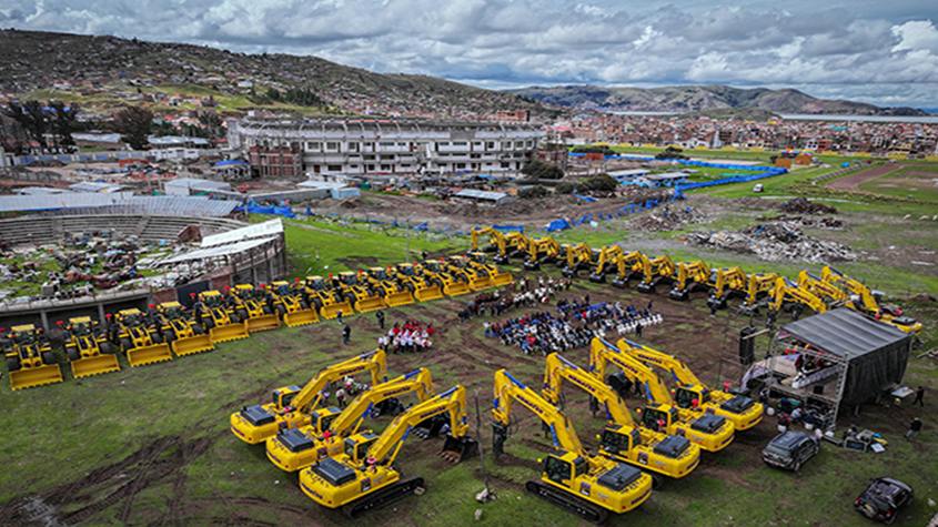Entregan pool de maquinaria para acelerar obras en Puno