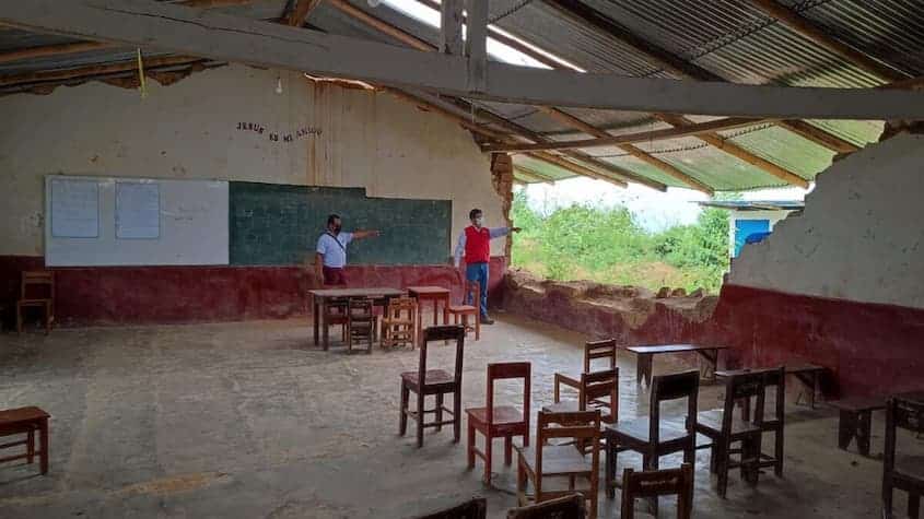 colegio con infraestructura dañada