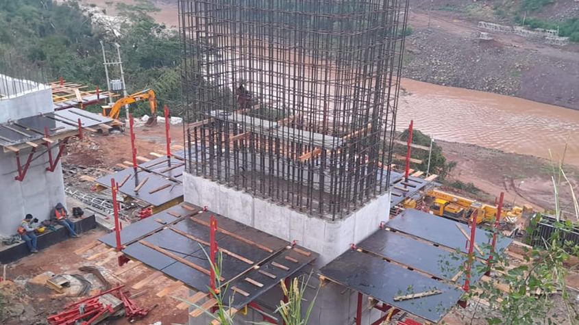 columna de fierros