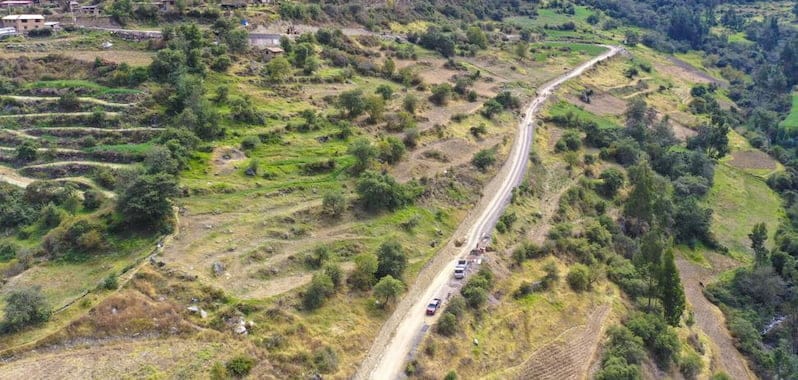 Obra de asfaltado hacia el Complejo Arqueológico de Pumamarca en Cusco
