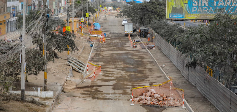 Comas: Renovación de la avenida Túpac Amaru presenta un 52% de avance
