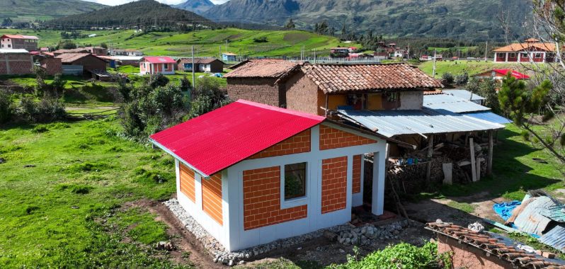 GORE Arequipa y el Ministerio de Vivienda inician la construcción de viviendas en Caylloma
