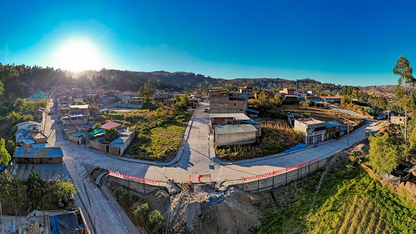 Apurímac: Obras de pistas y veredas en Huaccana registran avance del 55%