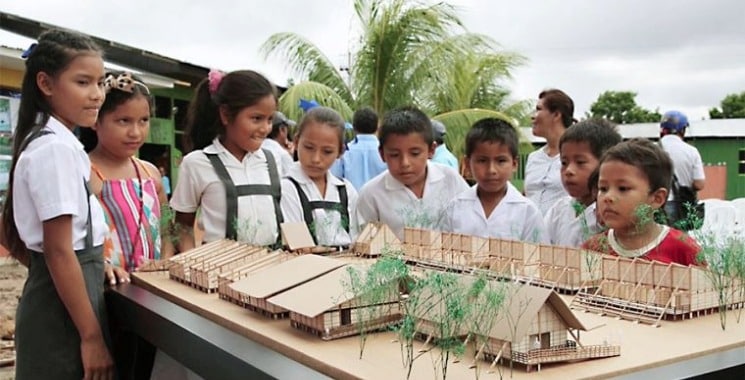 maqueta de colegio