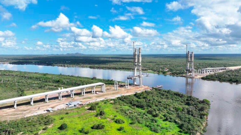 Puente Bioceánico que conectará Paraguay con Brasil registra un avance del 76%
