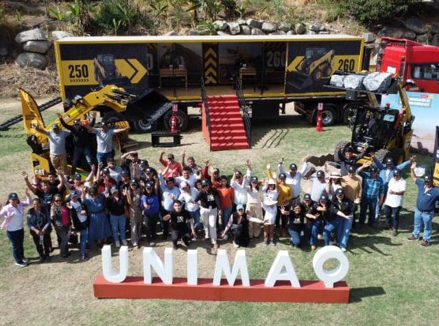 Primer Roadshow: Unimaq presenta nueva generación de minicargadores Cat