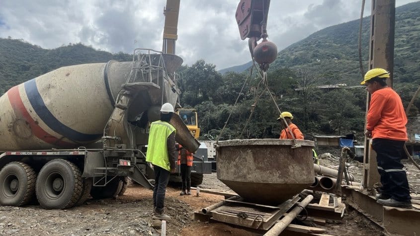 Bolivia: Avanzan construcción de la carretera Unduavi-Chulumani
