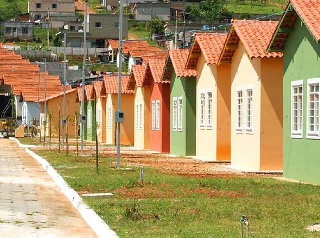 Brasil inició la construcción de más de 1,900 viviendas sociales en todo el país