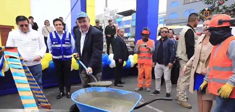 alcalde de lima en ceremonia de inicio de obra