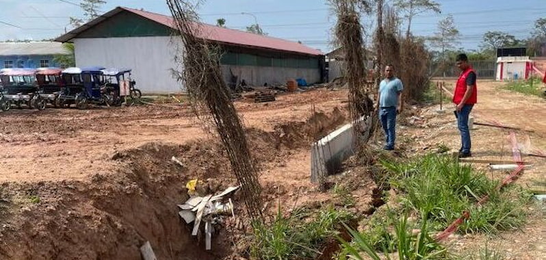 Inspectores realizan control preventivo en obra pública para garantizar la seguridad y calidad en infraestructura regional.