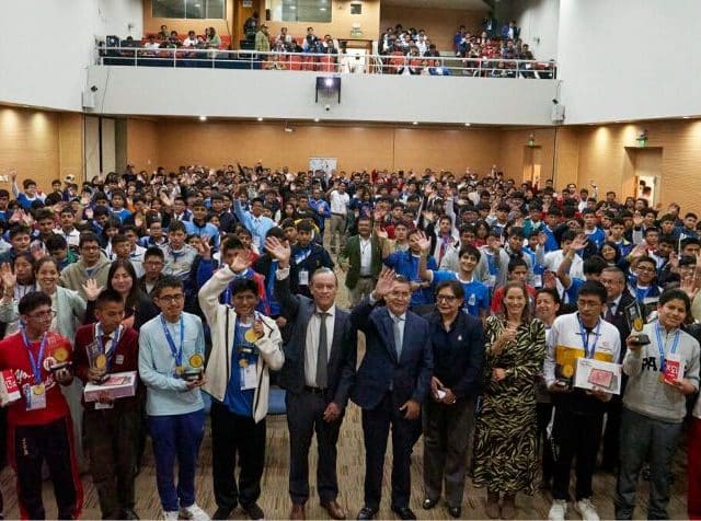 El talento matemático de escolares peruanos se lució en la competencia más destacada del país: ONEM – Aceros Arequipa