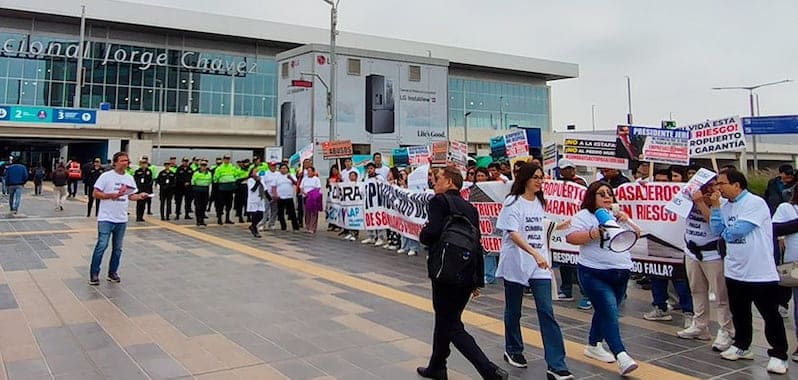 Protesta en el Aeropuerto Jorge Chávez.