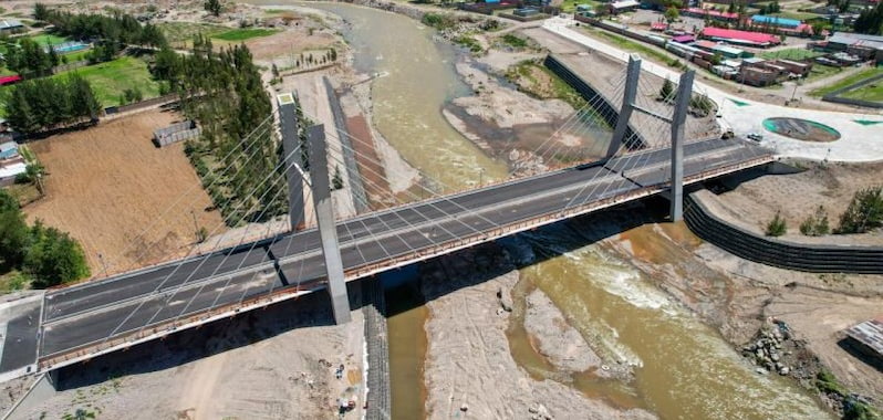 El Puente Cantuta en Junín registra 95% de avance.