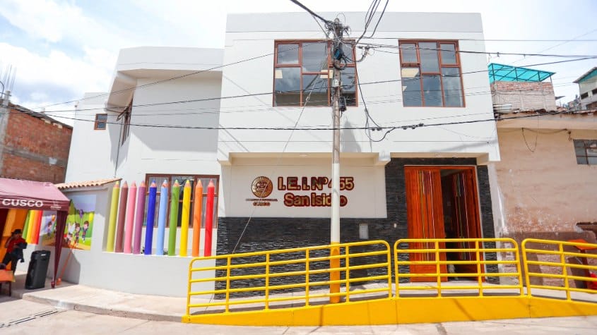 Colegio inicial en Cusco