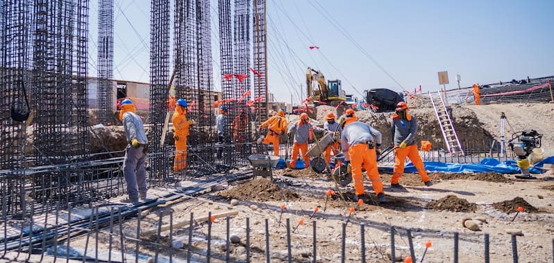 Municipalidades contra el tiempo: A un mes de cerrar el 2025, cerca de S/ 12,000 millones en obras siguen sin ejecutarse