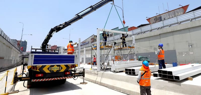 El proyecto incluye cuatro paraderos con ascensores y una estación de transferencia que permitirá la conexión directa entre el Metropolitano y la Línea 1 del Metro de Lima.