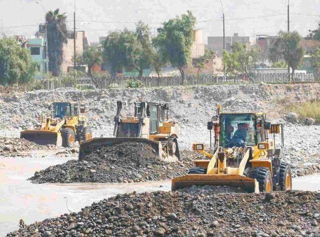 Cargadores frontales: Maquinaria de alto rendimiento para terrenos exigentes